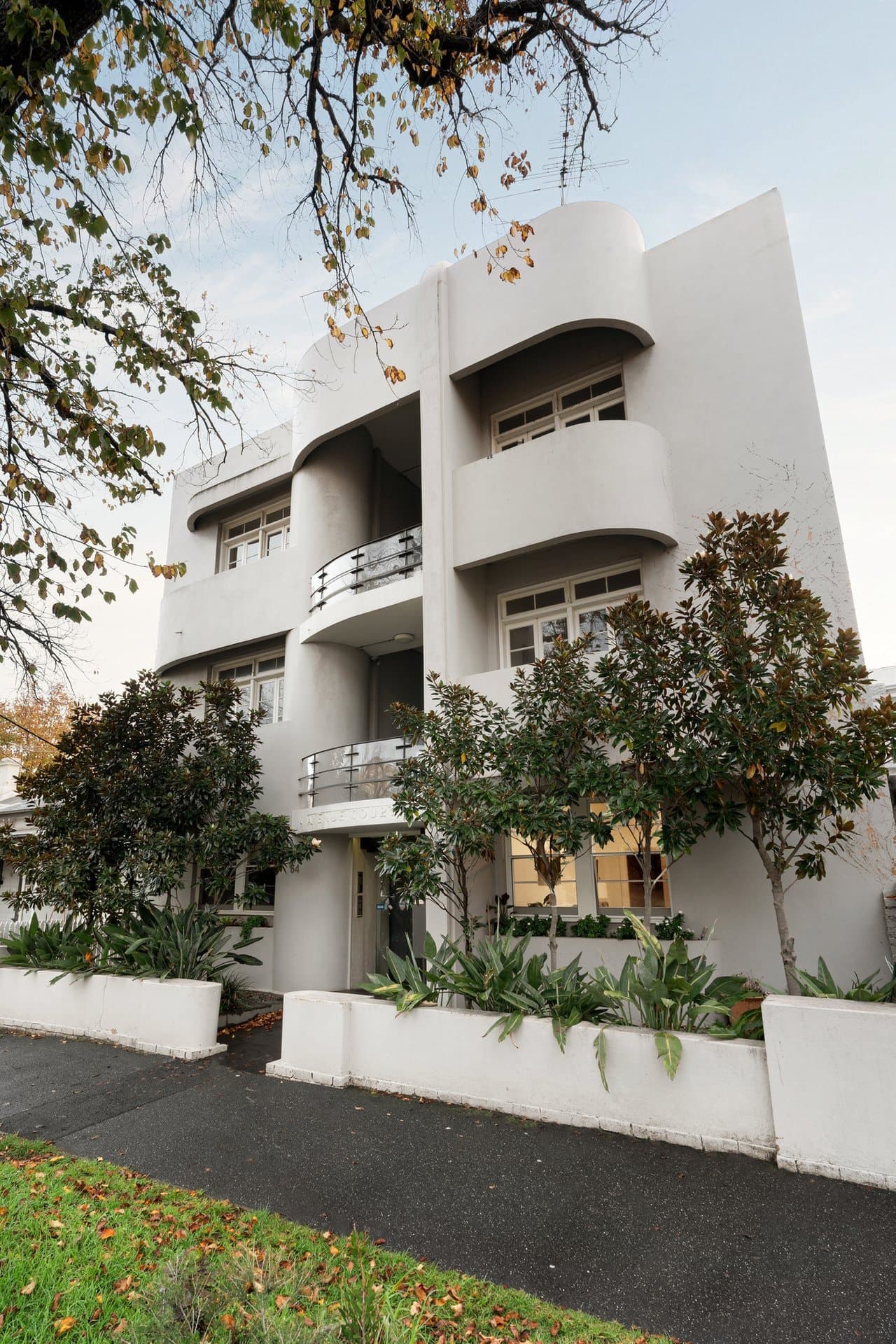 2/64 Victoria Avenue, Albert Park - Thumbnail 2