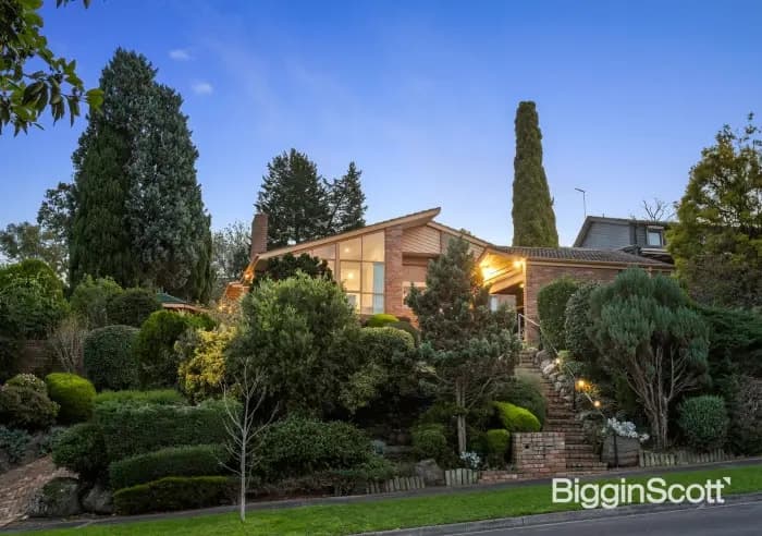 18 Fernlea Crescent, Doncaster East, VIC, Doncaster East - Thumbnail 3