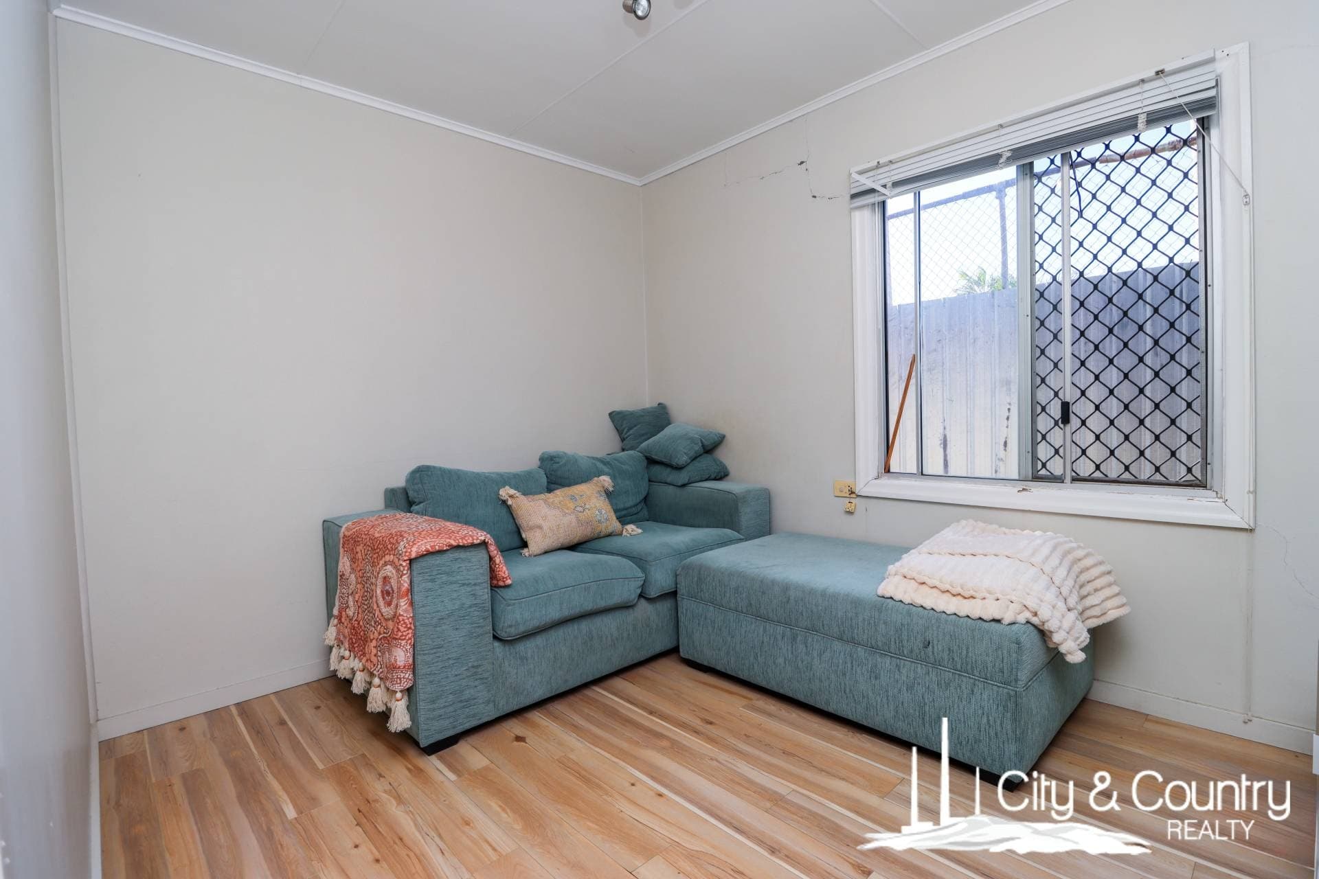 Unit 4, 61 Joan Street, Mount Isa, Mount Isa - Thumbnail 3