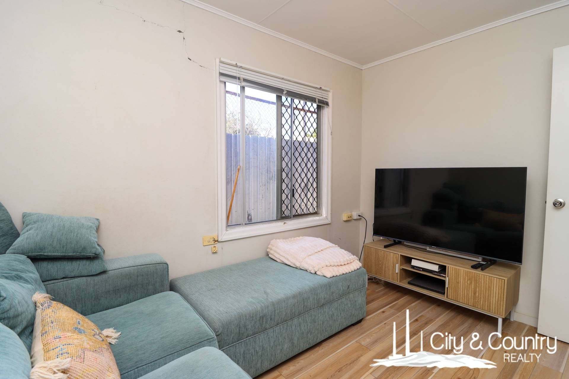 Unit 4, 61 Joan Street, Mount Isa, Mount Isa - Thumbnail 4