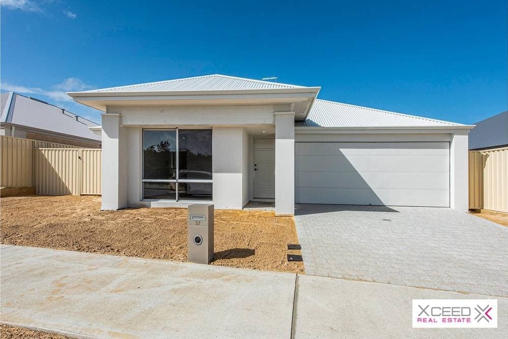 37 Dandaragan Drive, Dawesville - Image 1