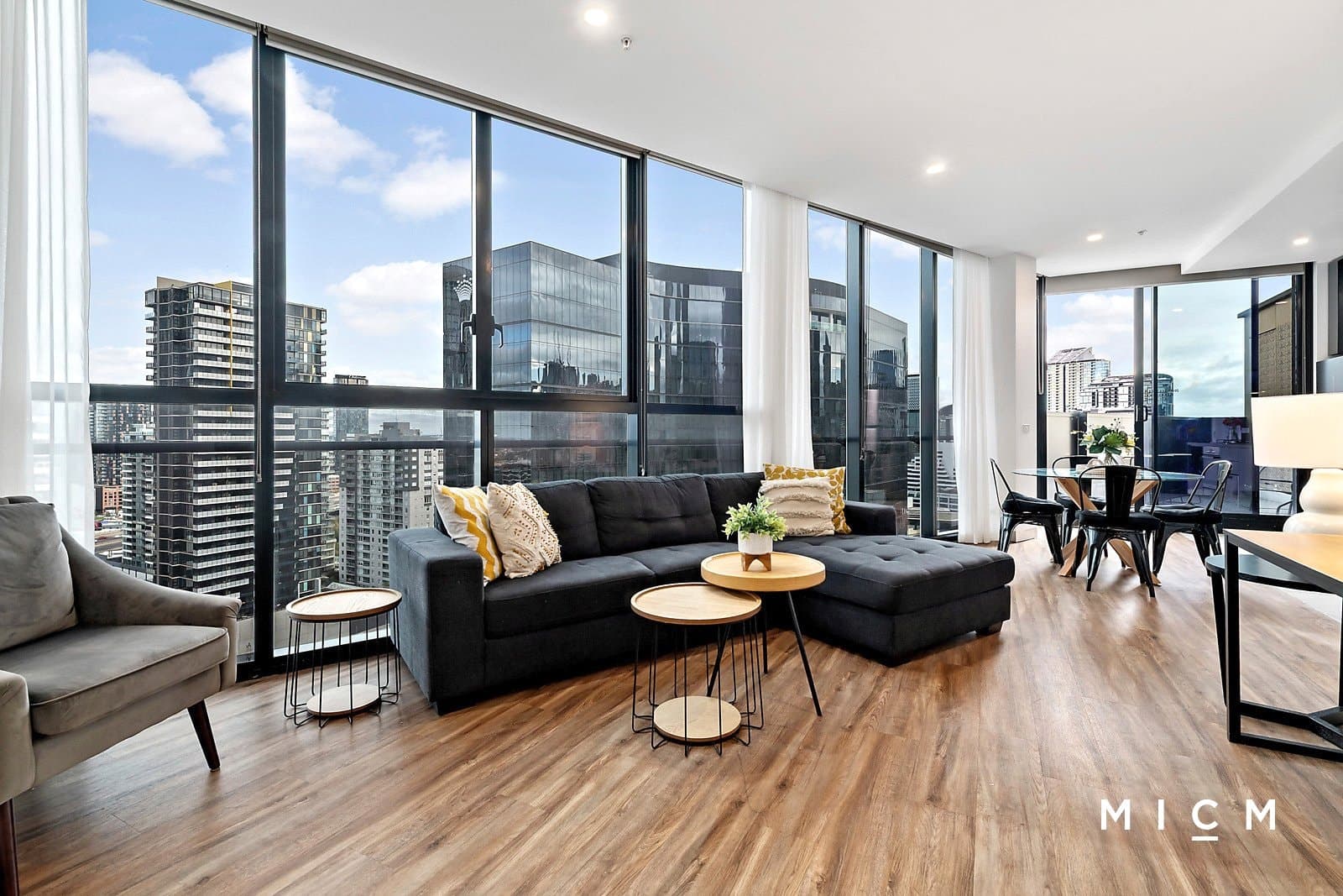 2201/33 Clarke Street, Southbank - Image 1