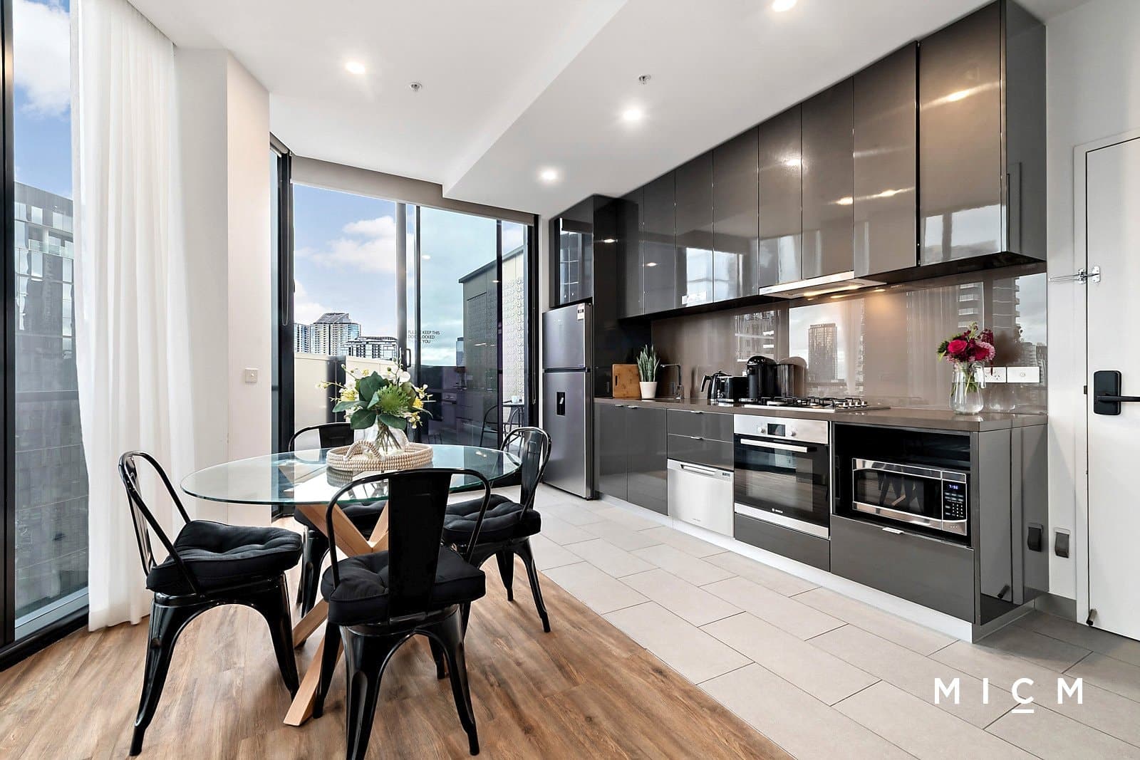 2201/33 Clarke Street, Southbank - Thumbnail 3