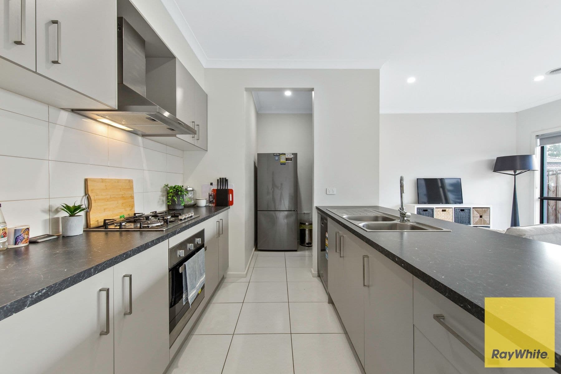 5 Waugh Street, Rockbank VIC 3335, Rockbank - Thumbnail 4