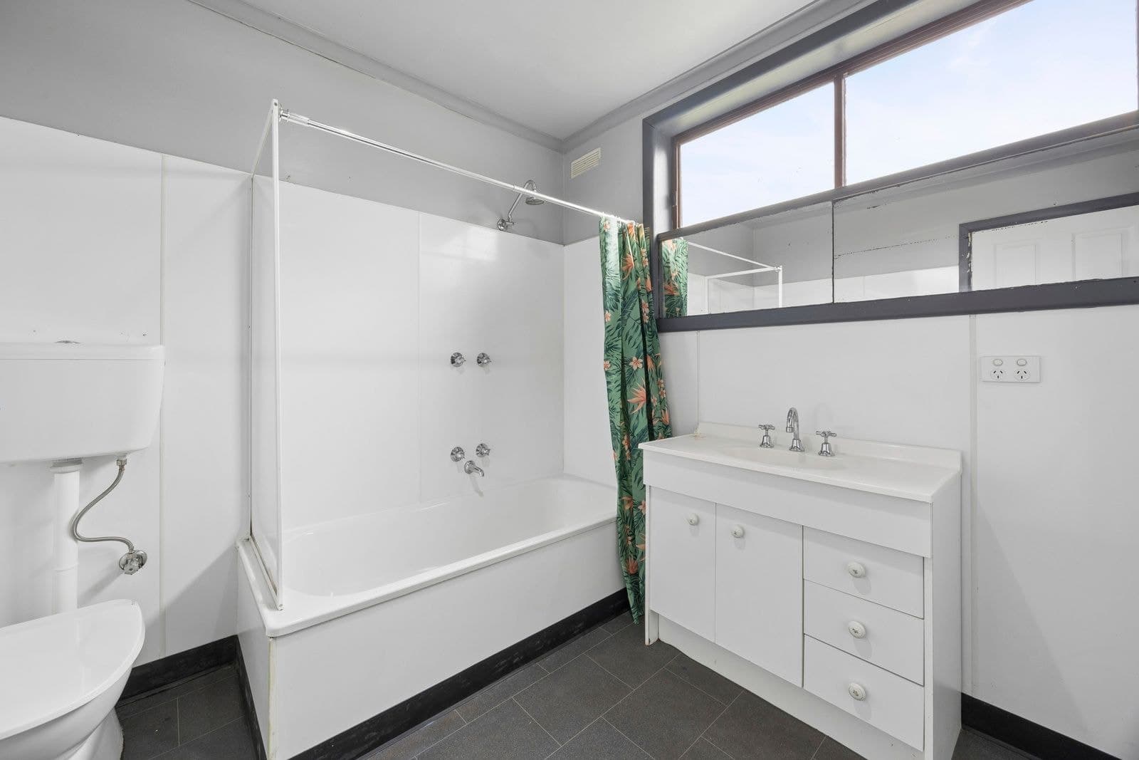 9 Bond Street, Timboon VIC 3268, Timboon - Thumbnail 7