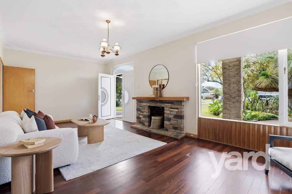 9 Isaac Street, Melville WA, Melville - Thumbnail 2