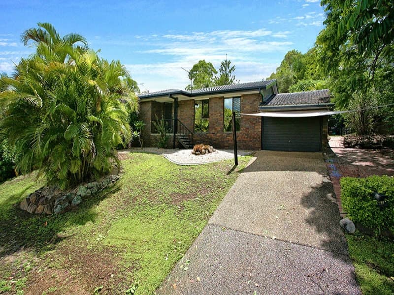 11 Stretton Drive, HELENSVALE  QLD  4212, Helensvale - Thumbnail 2