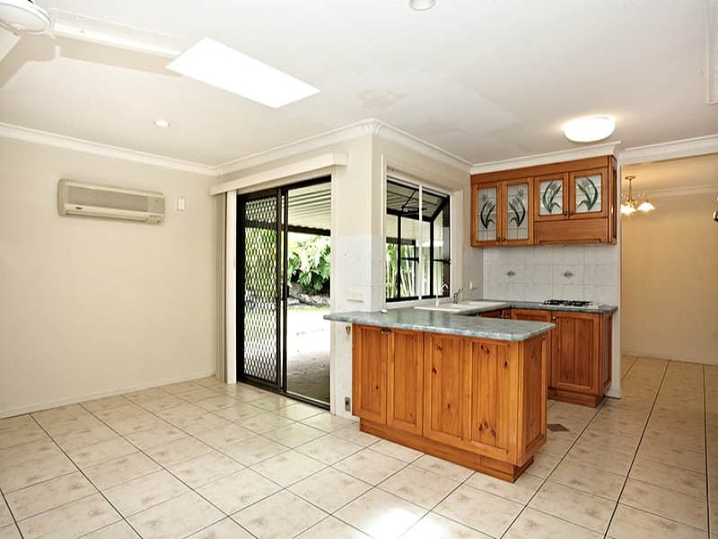 11 Stretton Drive, HELENSVALE  QLD  4212, Helensvale - Thumbnail 3