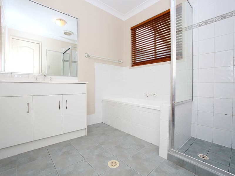 15 Madasin Close, ARUNDEL  QLD  4214, Arundel - Image 1