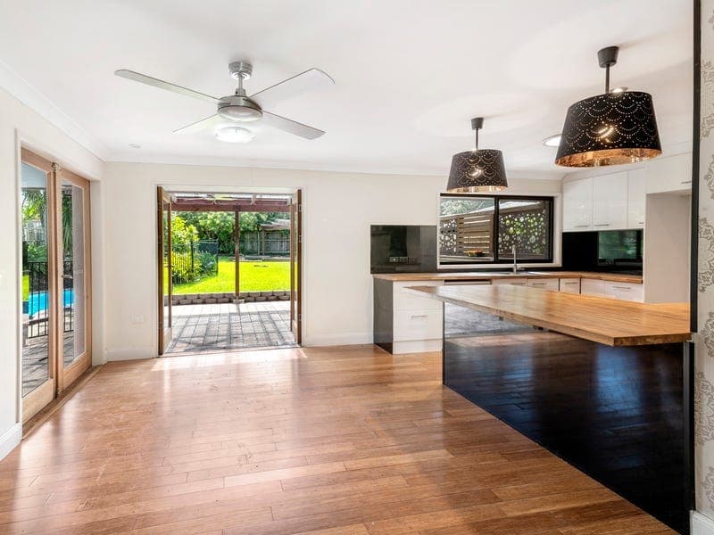 18 Ashford Road, HELENSVALE  QLD  4212, Helensvale - Thumbnail 2