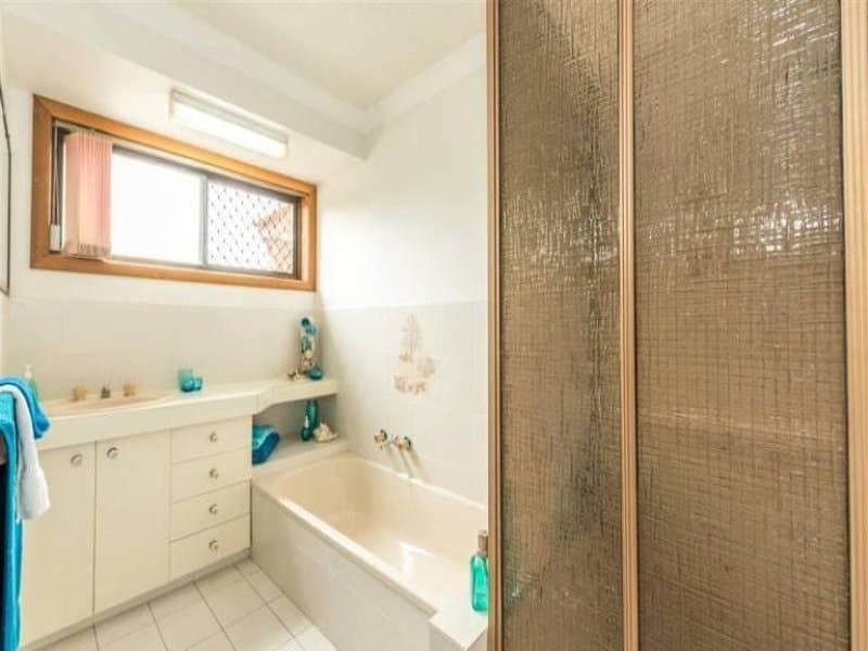 4 Gatton Court, HELENSVALE  QLD  4212, Helensvale - Thumbnail 7
