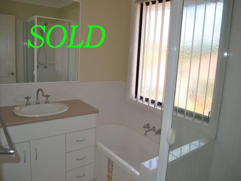 16B Abbey Rose Way, NERANG  QLD  4211, Nerang - Thumbnail 2
