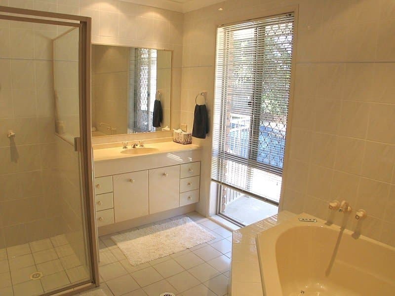 3 Elsemore Crt, CARRARA  QLD  4211, Carrara - Thumbnail 8