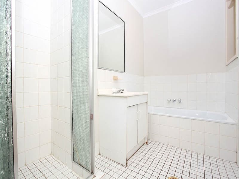 1/8 Chaplin Crescent, OXENFORD  QLD  4210, Oxenford - Thumbnail 3