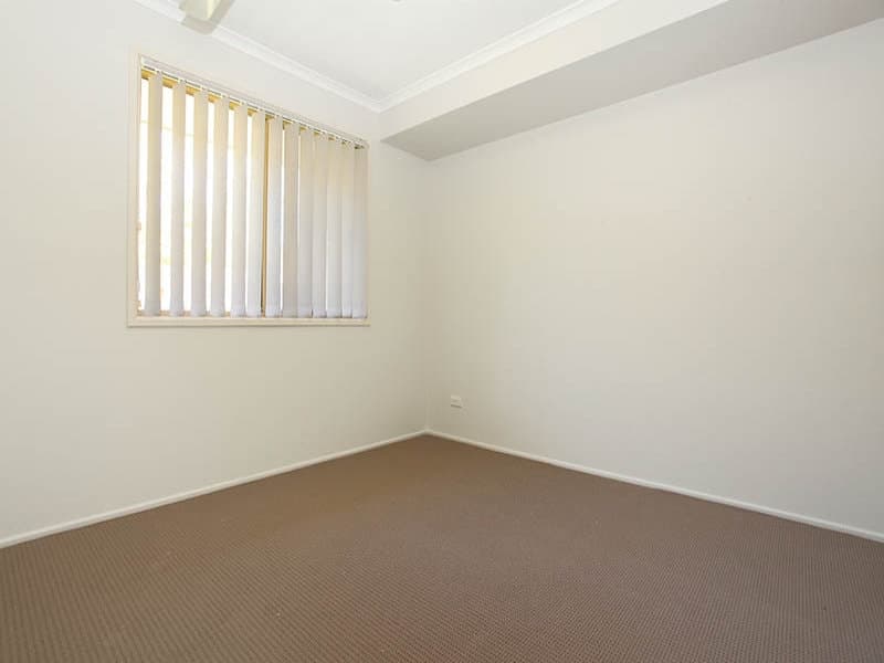 1/8 Chaplin Crescent, OXENFORD  QLD  4210, Oxenford - Thumbnail 4