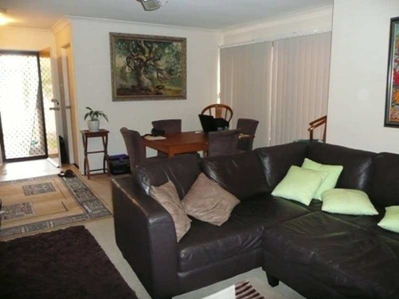 6/24 Amsonia Court, ARUNDEL  QLD  4214, Arundel - Image 1