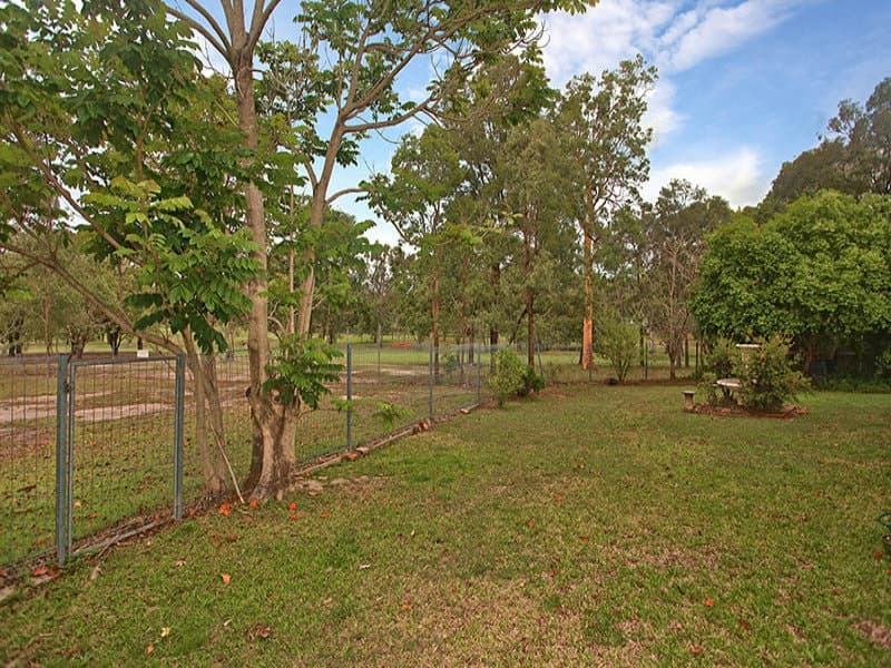 10 Eildon Place, HELENSVALE  QLD  4212, Helensvale - Thumbnail 2