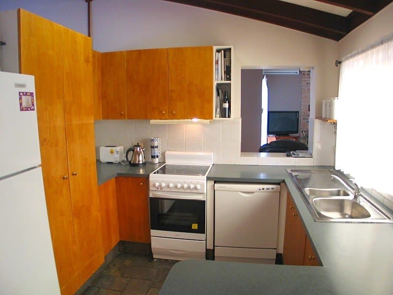 9 Alzino Place, CARRARA  QLD  4211, Carrara - Thumbnail 4