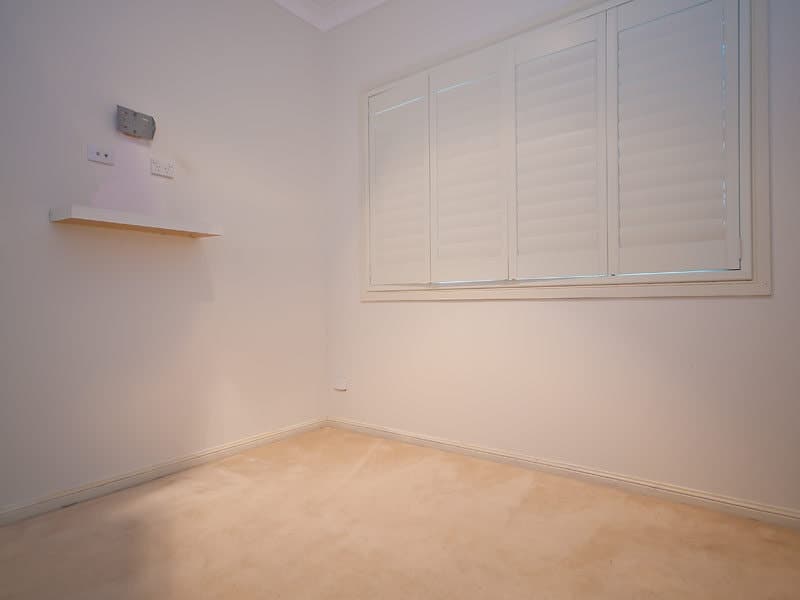 3 Hampshire Close, HIGHLAND PARK  QLD  4211, Highland Park - Image 1
