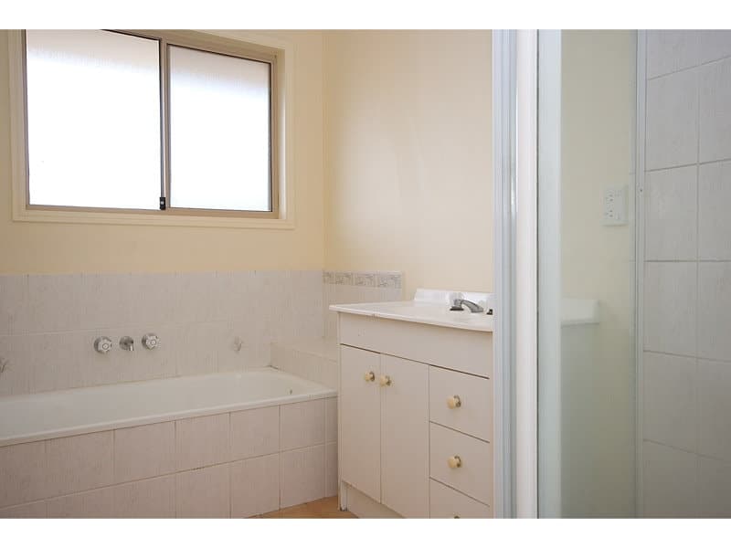 10 Knight Crescent, NERANG  QLD  4211, Nerang - Thumbnail 4