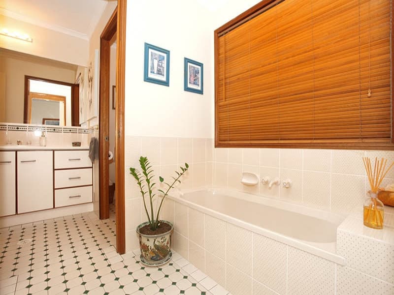 33 Cootharaba Drive, HELENSVALE  QLD  4212, Helensvale - Thumbnail 2