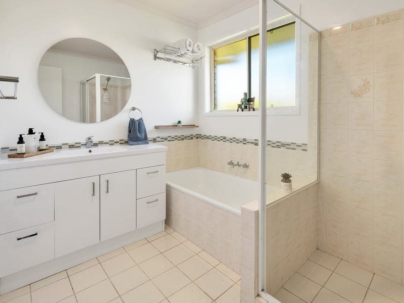 49 Cootharaba Drive, HELENSVALE  QLD  4212, Helensvale - Thumbnail 5