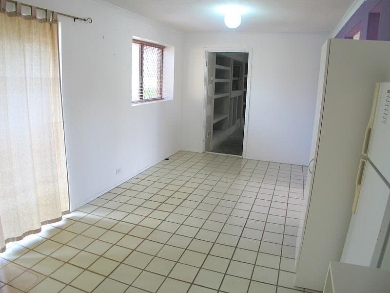 1 Marble Drive, CARRARA  QLD  4211, Carrara - Thumbnail 2