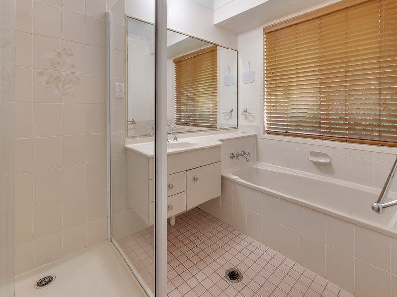 14 Boonah Ct, HELENSVALE  QLD  4212, Helensvale - Thumbnail 3