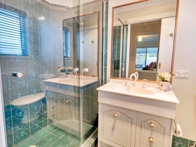 1 Corringle Close, HELENSVALE  QLD  4212, Helensvale - Thumbnail 5