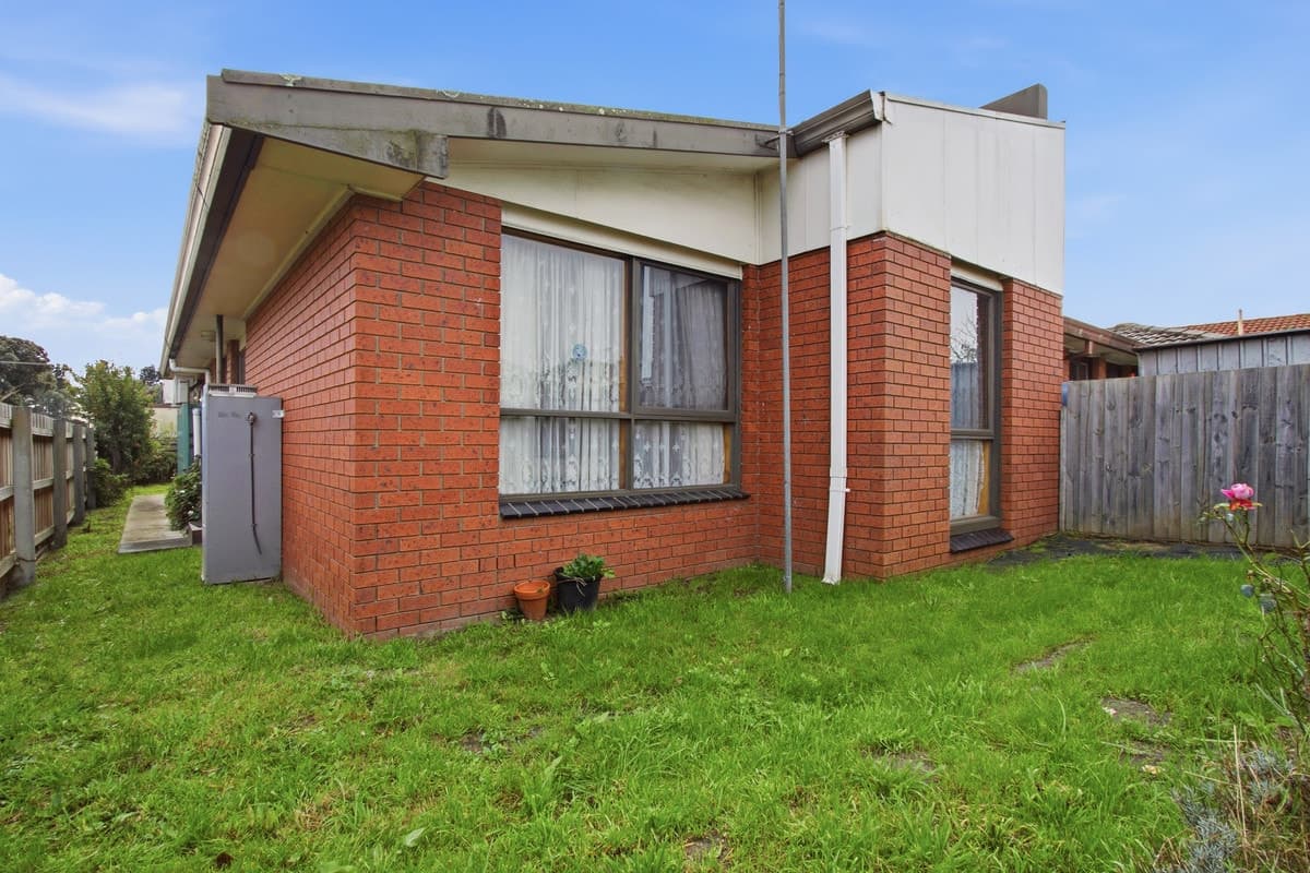 2 / 17 Sinclair Avenue, Morwell VIC 3840, Morwell - Thumbnail 2