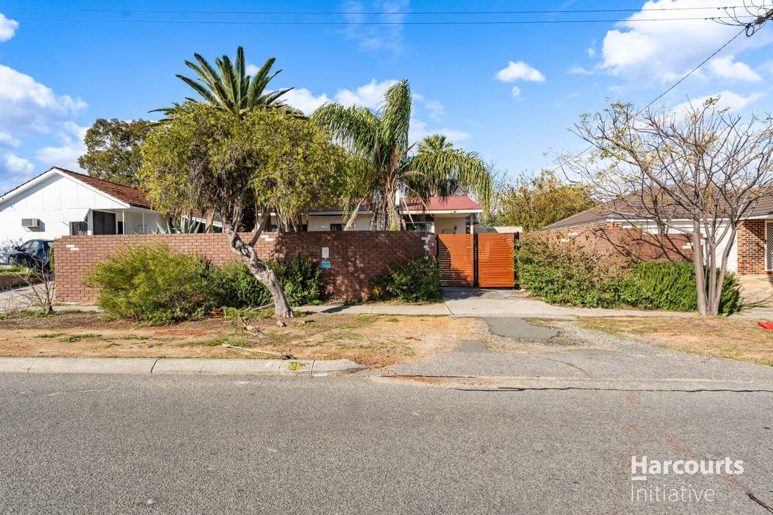 4 Mentone Road, BALGA, WA 6061, Balga - Thumbnail 2