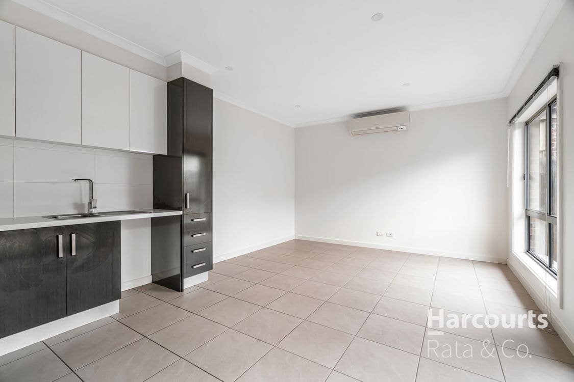 11 Chettam Street, Epping, VIC 3076, Epping - Thumbnail 3