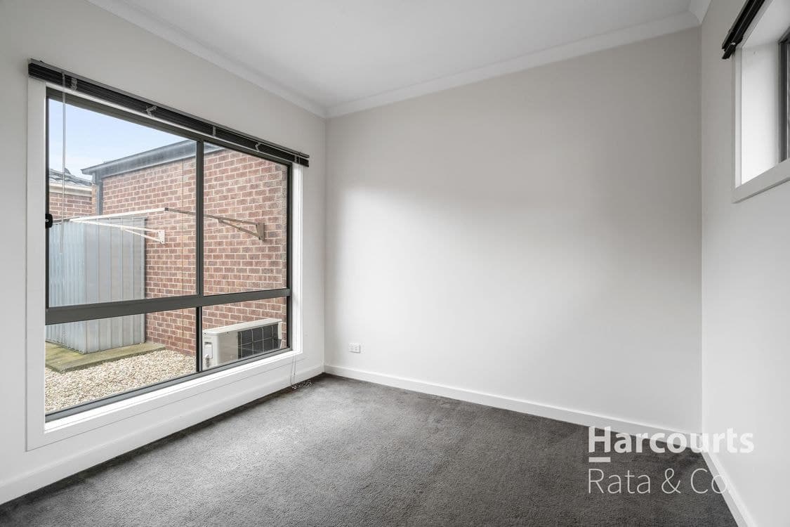 11 Chettam Street, Epping, VIC 3076, Epping - Thumbnail 8