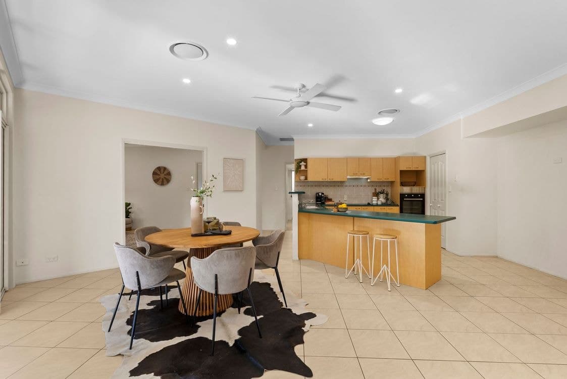 7 Pinehurst Court, ALBANY CREEK, QLD 4035, Albany Creek - Thumbnail 4