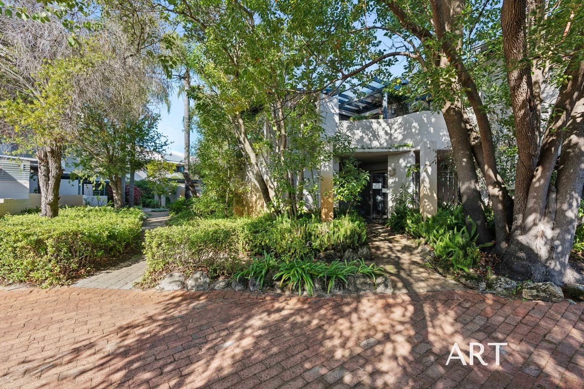 1 / 1 Weston Avenue, South Perth WA 6151, Under Application - Spacious & Well-Located Unit In The Heart Of South Perth - Thumbnail 3