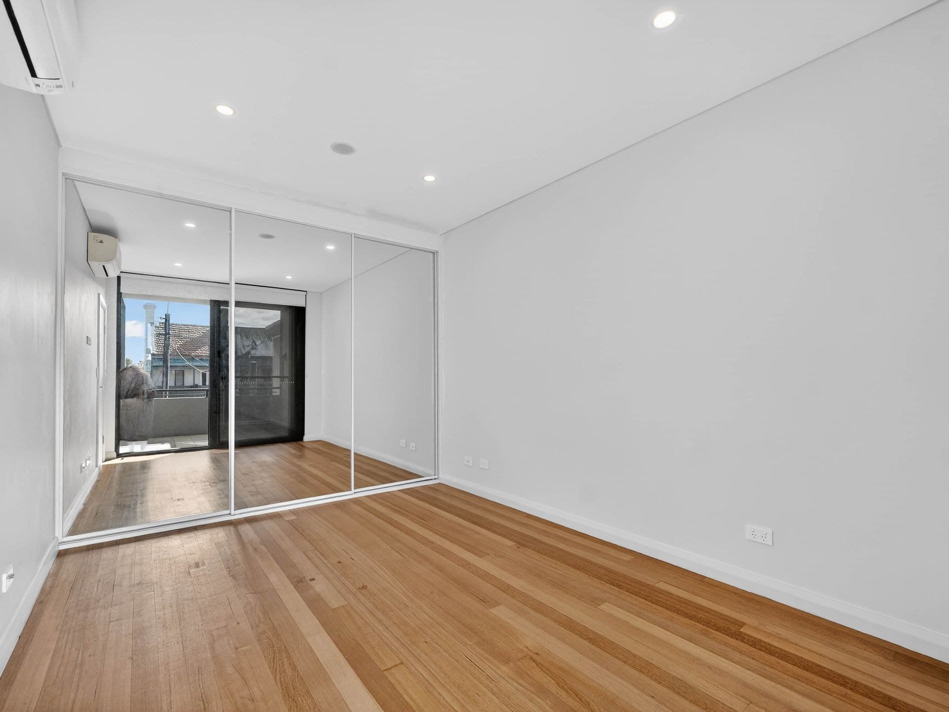 1 / 124 Crystal Street, Petersham, Petersham - Image 1