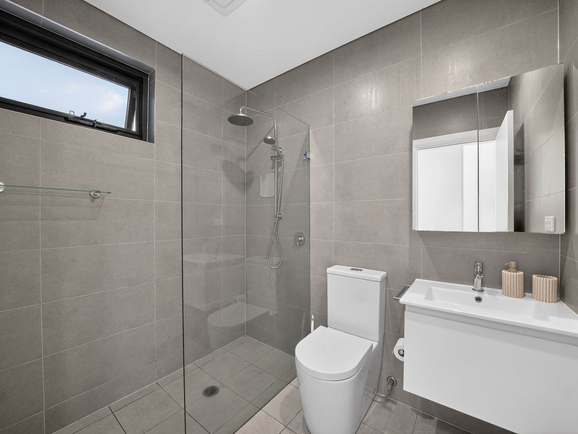 1 / 124 Crystal Street, Petersham, Petersham - Thumbnail 2