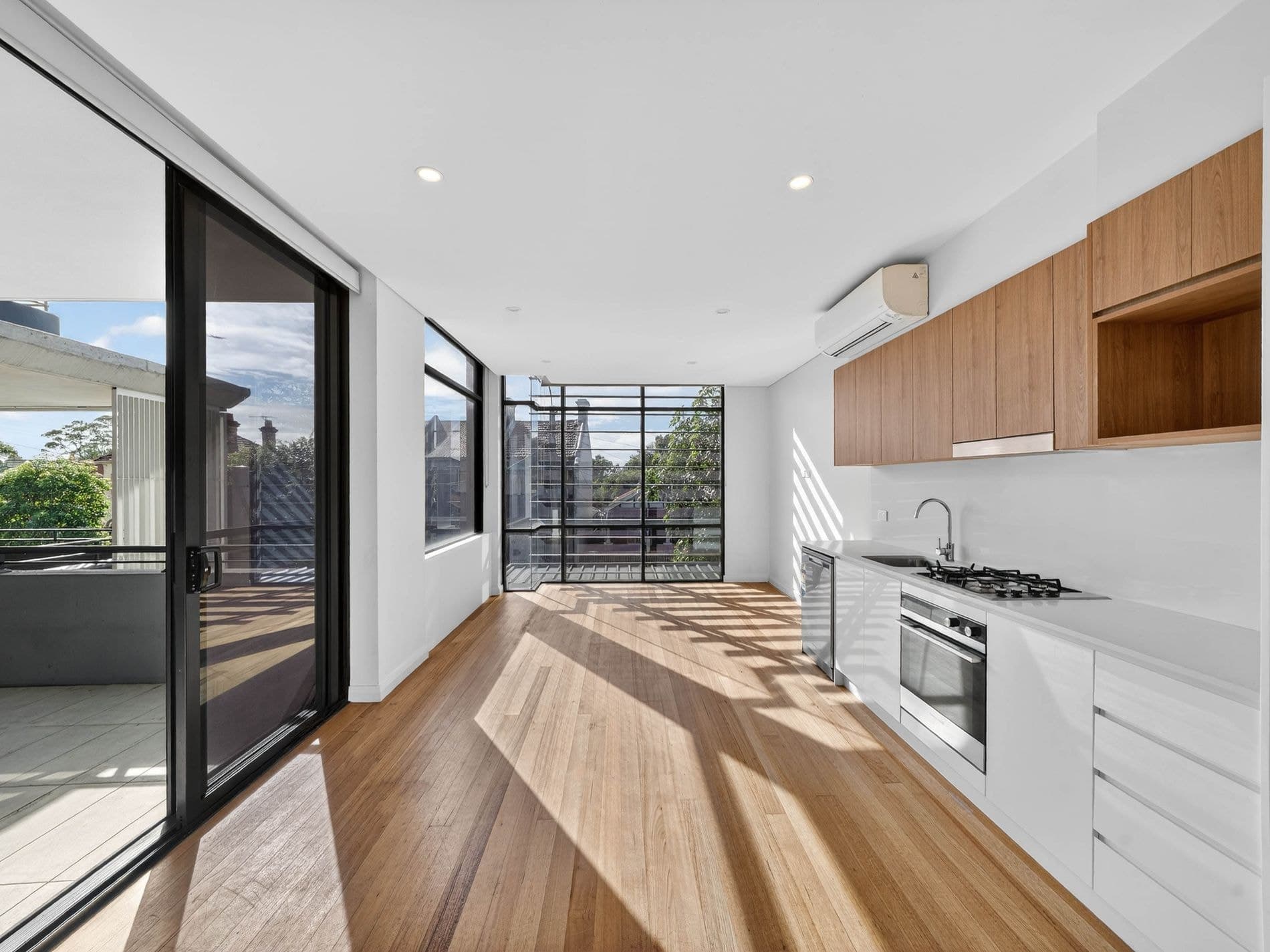 1 / 124 Crystal Street, Petersham, Petersham - Thumbnail 4
