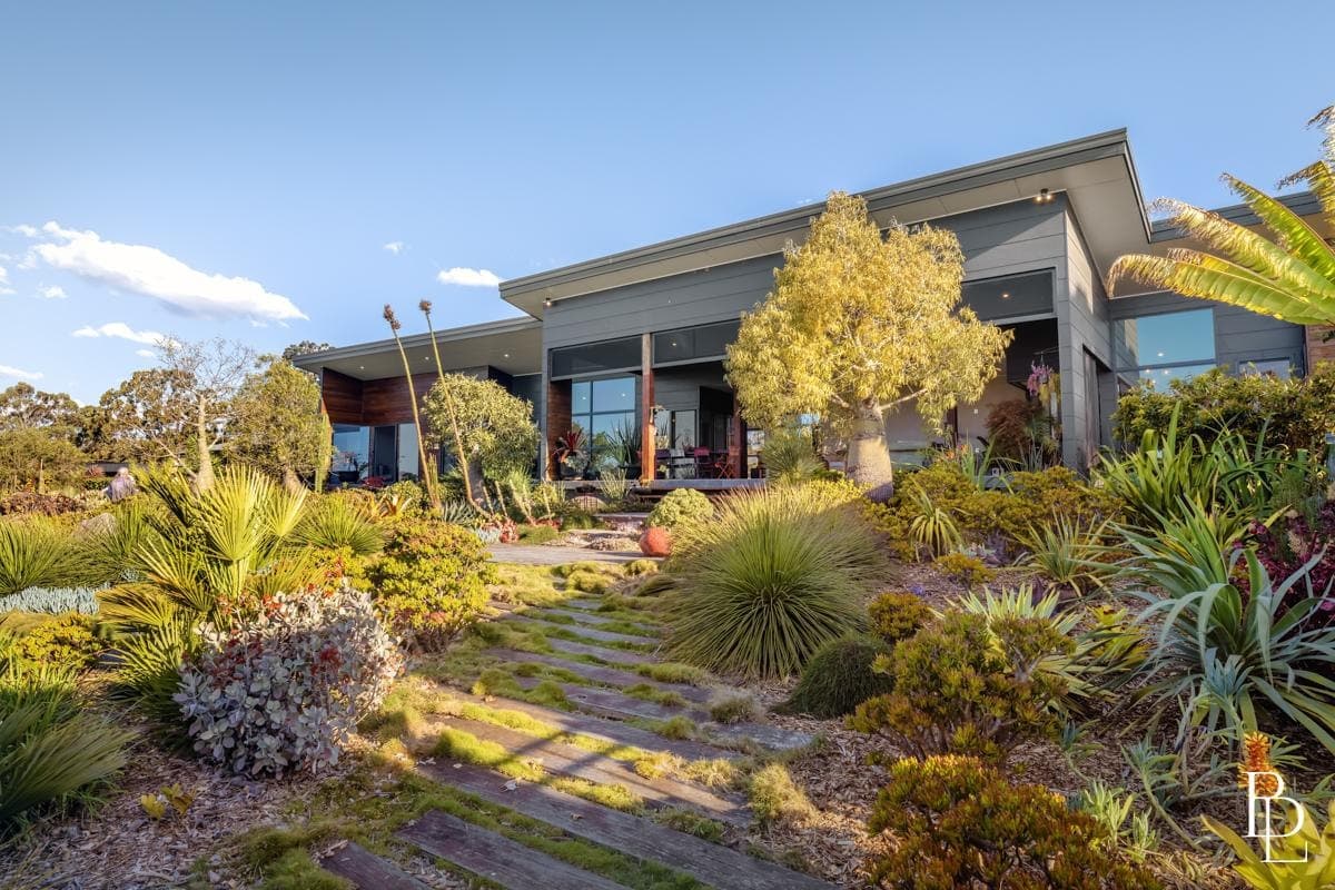 17 Greenmeadow Lane, Nowra Hill - Thumbnail 2