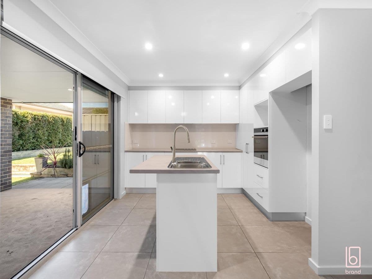 5 Ashbrook Street, WOONGARRAH, Woongarrah - Thumbnail 5