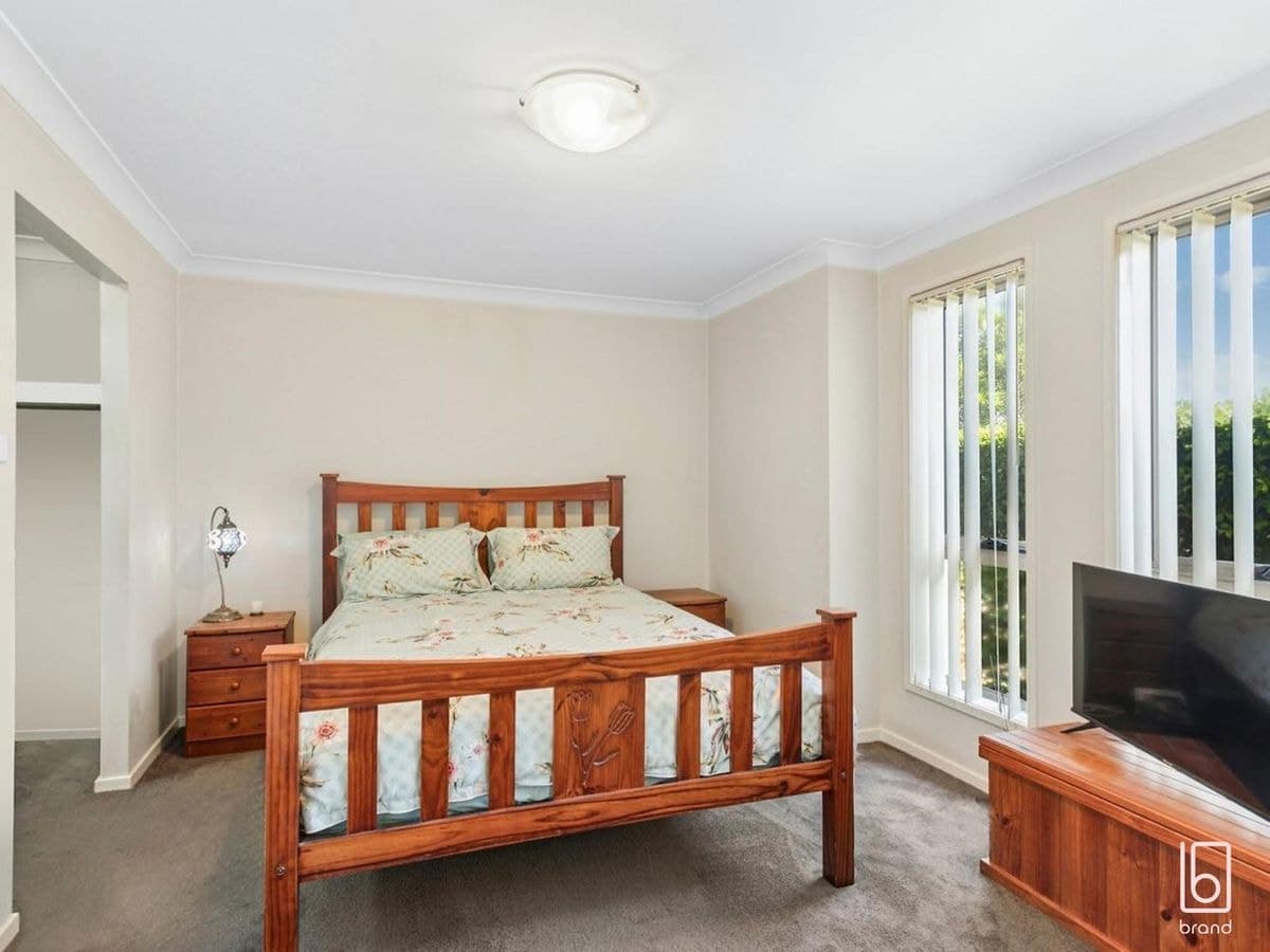 4 Dahlia Avenue, HAMLYN TERRACE, Hamlyn Terrace - Image 1