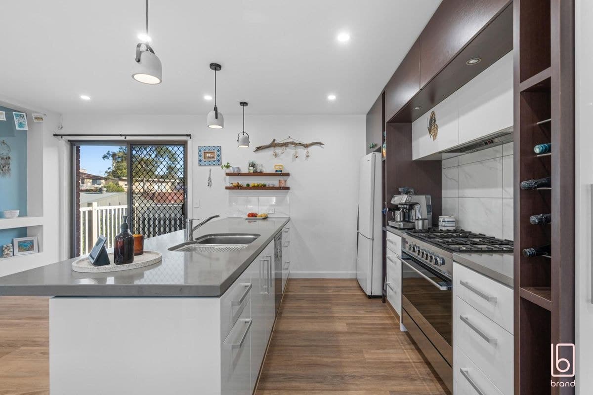 12 Grace Street, MANNERING PARK, Mannering Park - Thumbnail 5