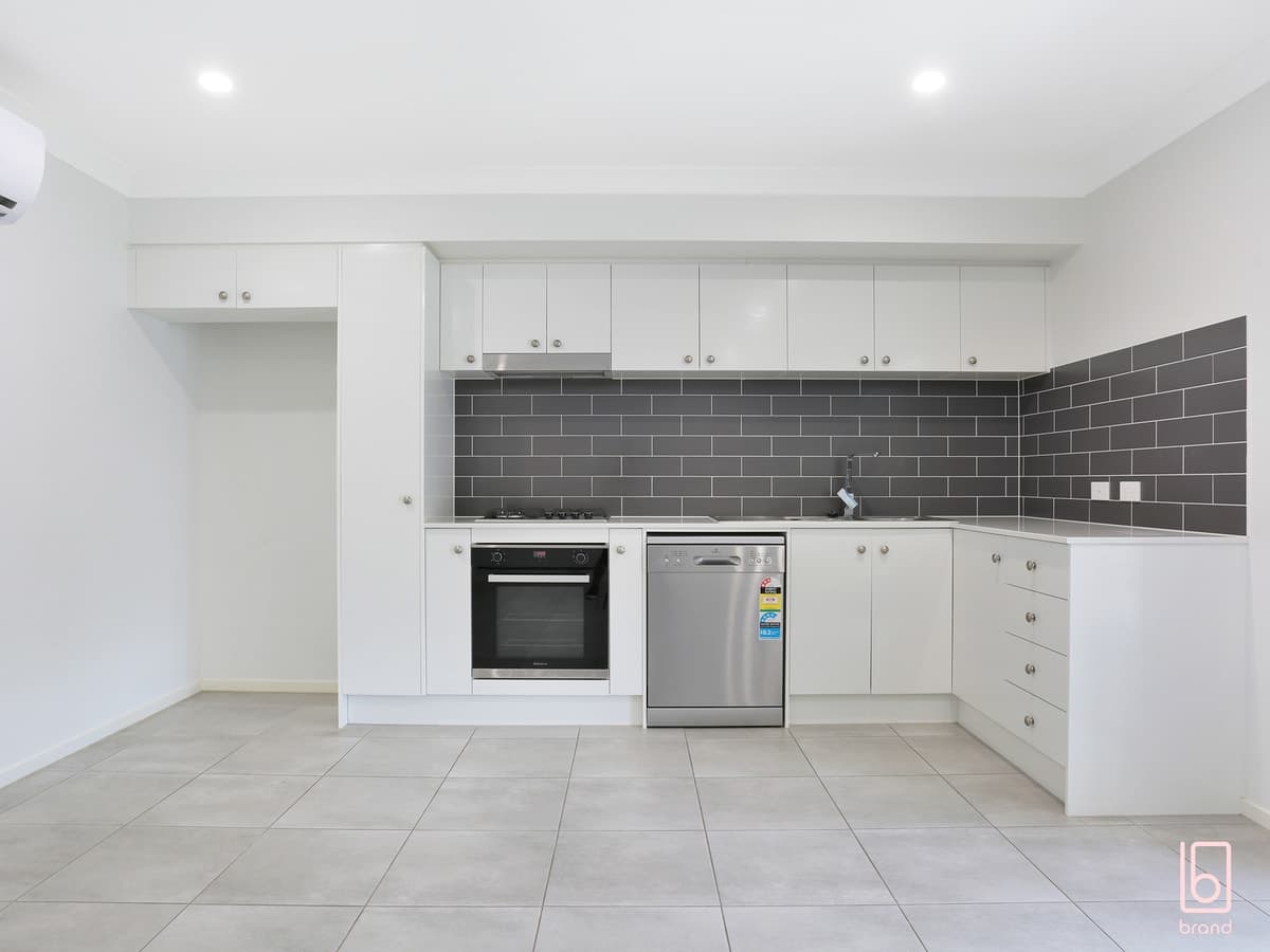 34 Bradman Drive, WOONGARRAH, Woongarrah - Thumbnail 4