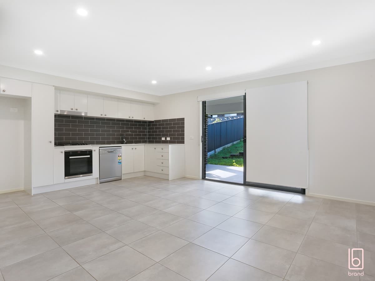 34 Bradman Drive, WOONGARRAH, Woongarrah - Thumbnail 5