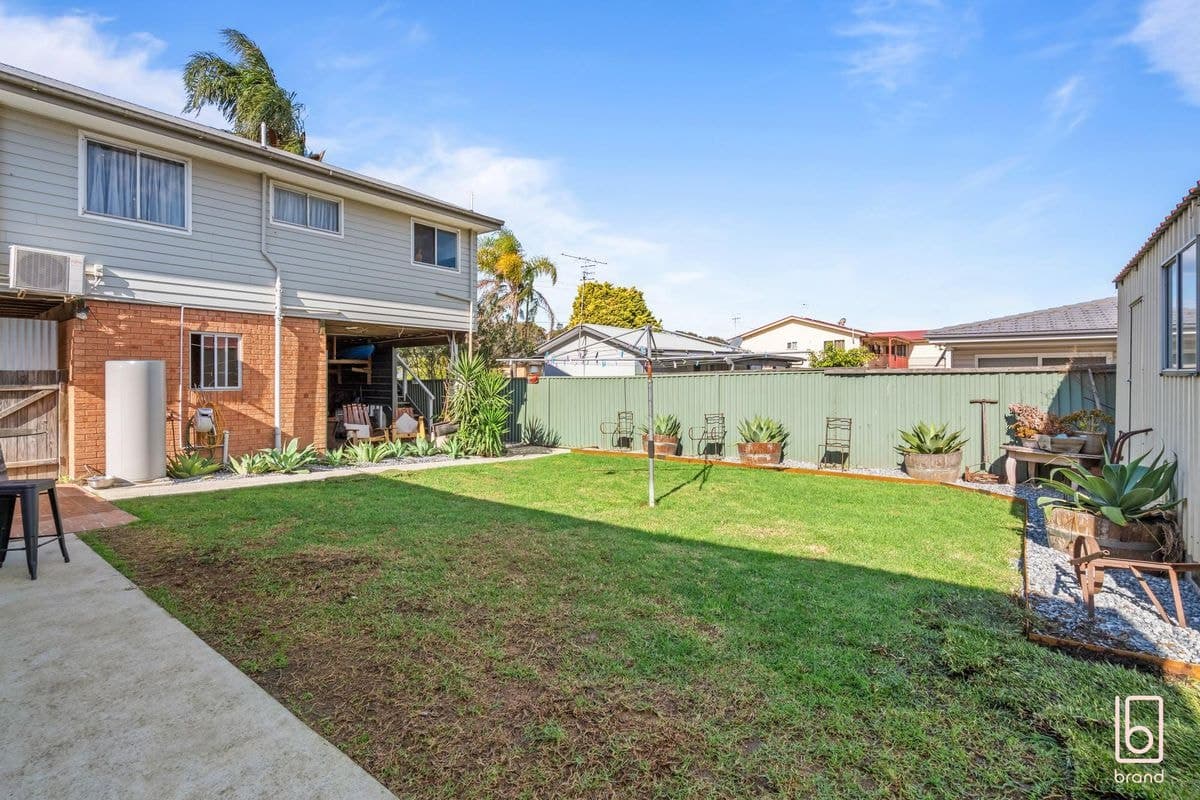 8 Georgina Avenue, GOROKAN, Gorokan - Image 1