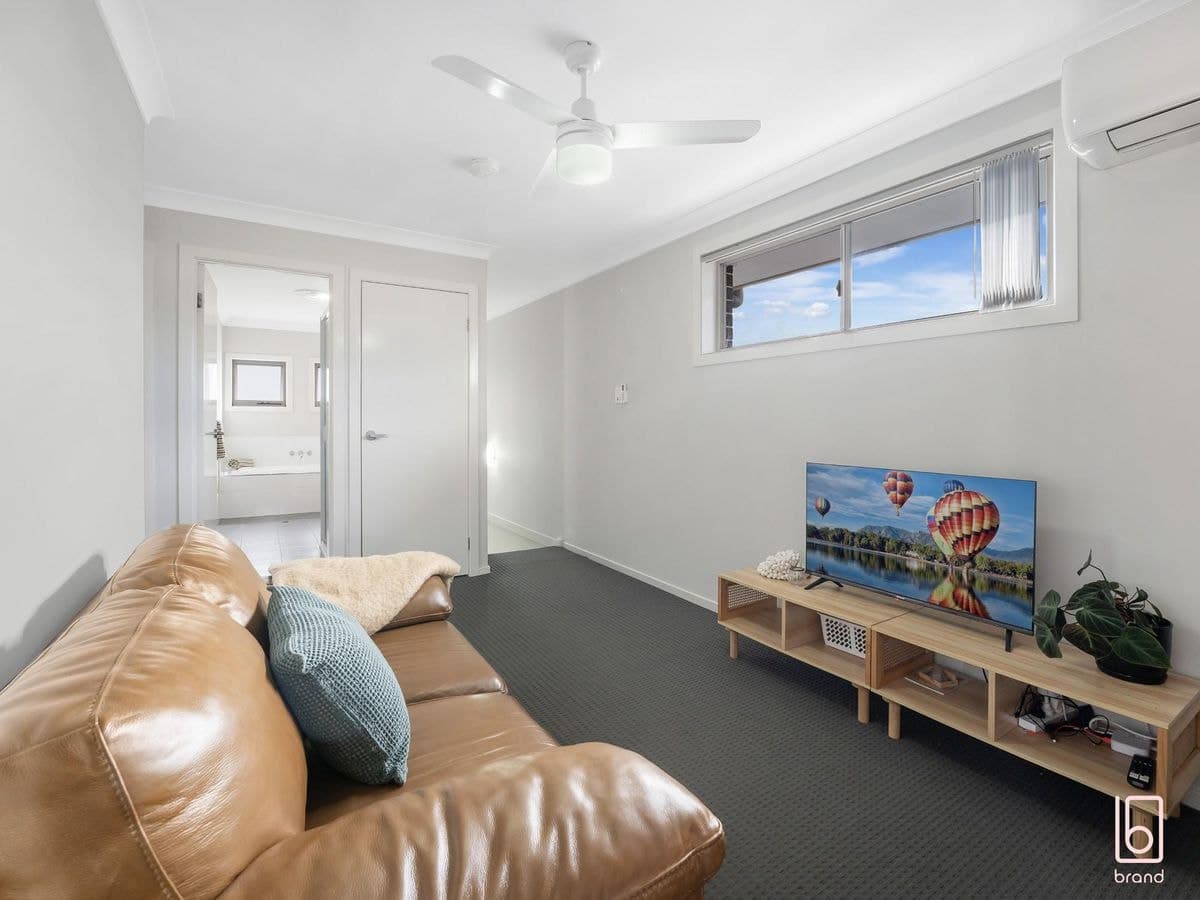 8 Darcey Street, WOONGARRAH, Woongarrah - Thumbnail 8