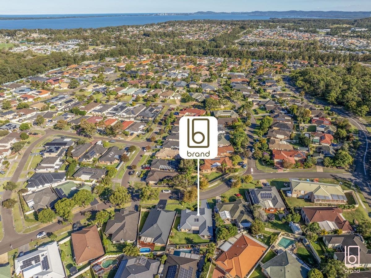 8 North Barrington Road, WOONGARRAH, Woongarrah - Image 1