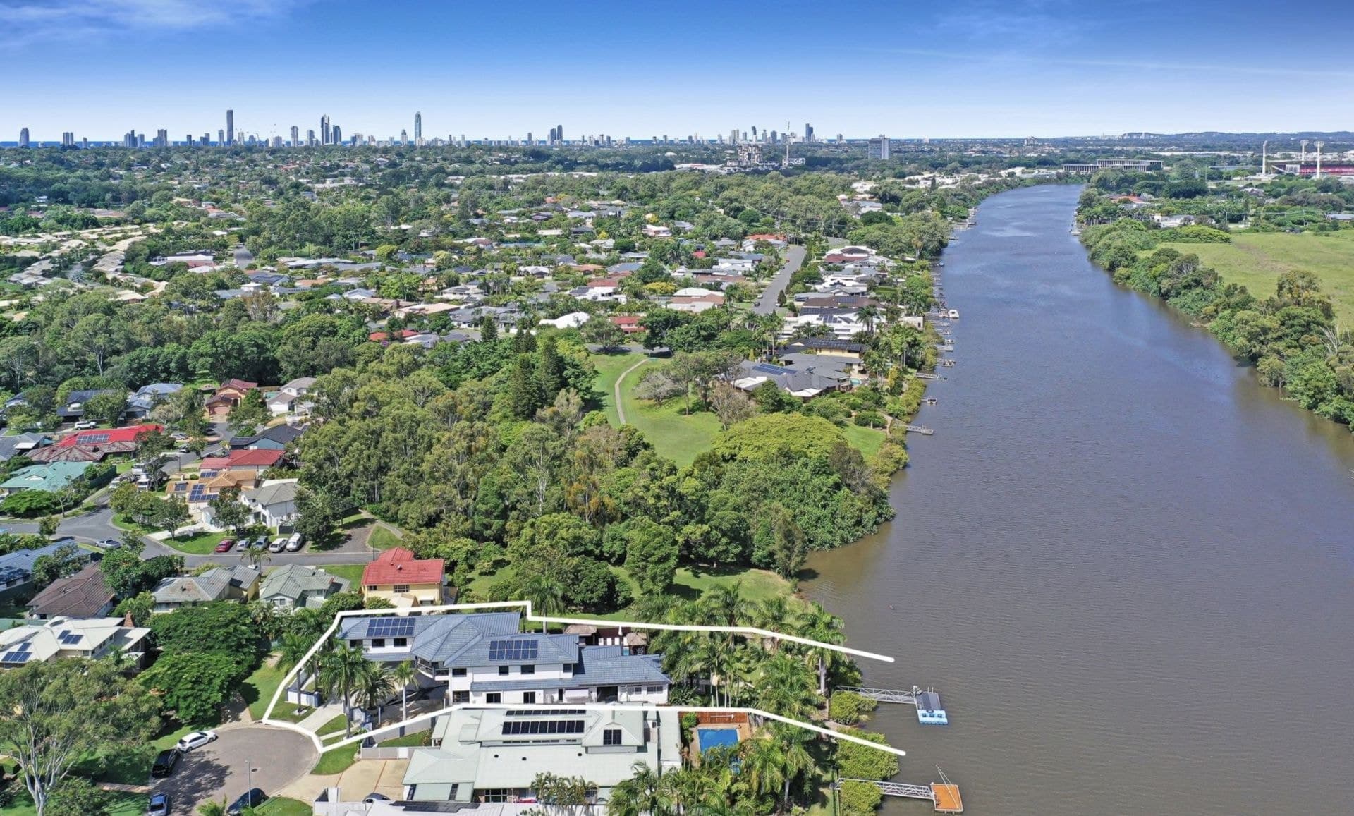 21 Riverbank Court, Ashmore - Image 1