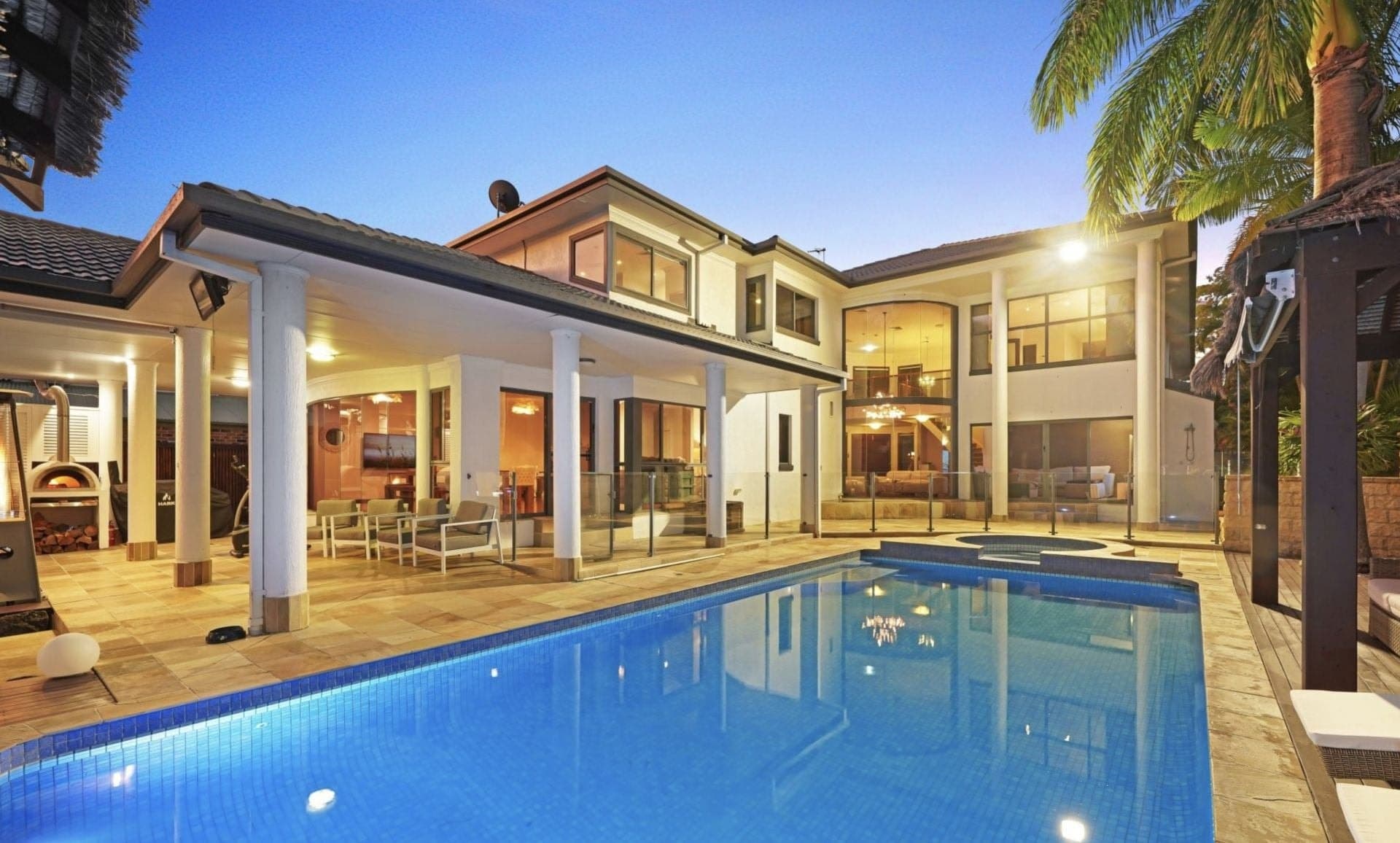 21 Riverbank Court, Ashmore - Thumbnail 2