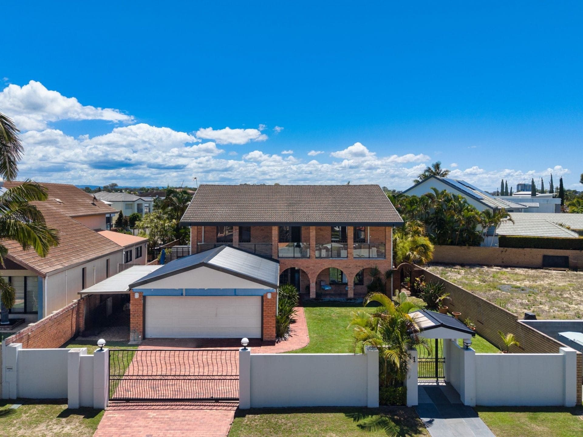 41 Admiralty Drive, Paradise Waters - Thumbnail 3